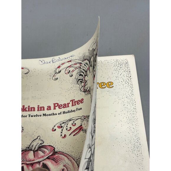 A Pumpkin in a Pear Tree Creative ideas Holiday fun book copyright 1976 READ - Picture 4 of 6